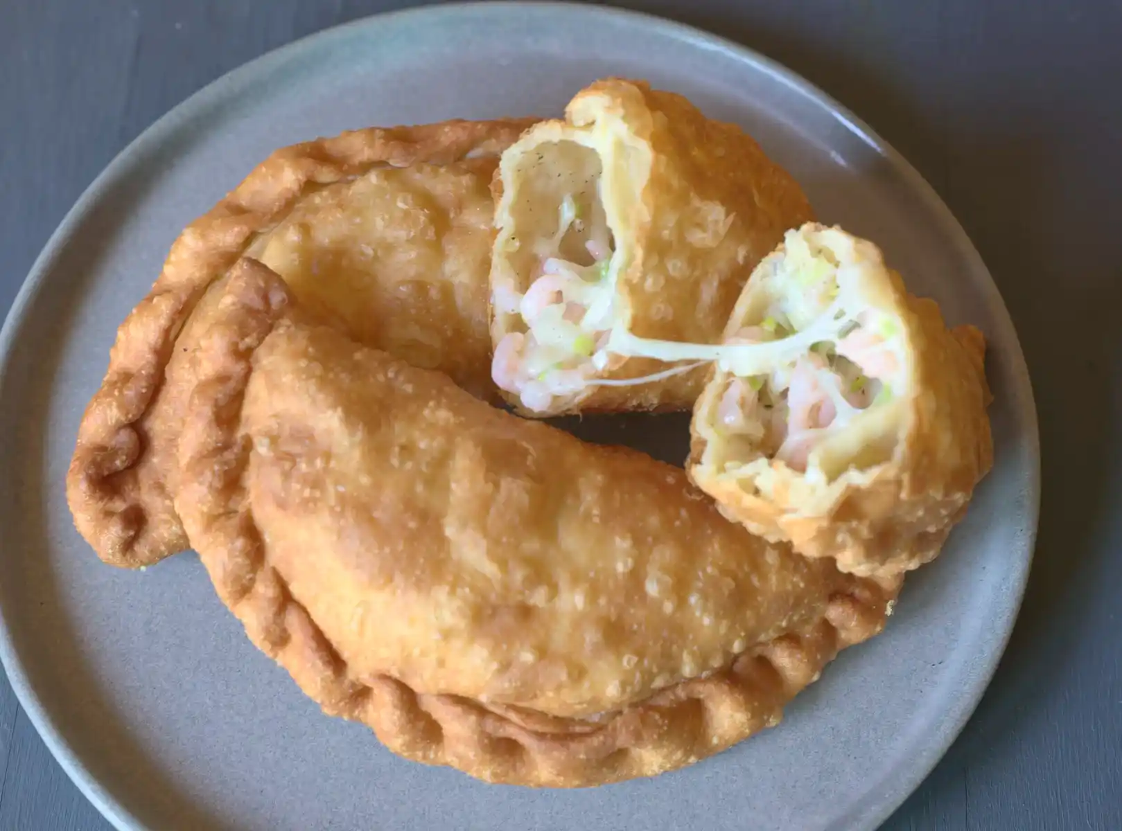 Empanada Camarón Queso
