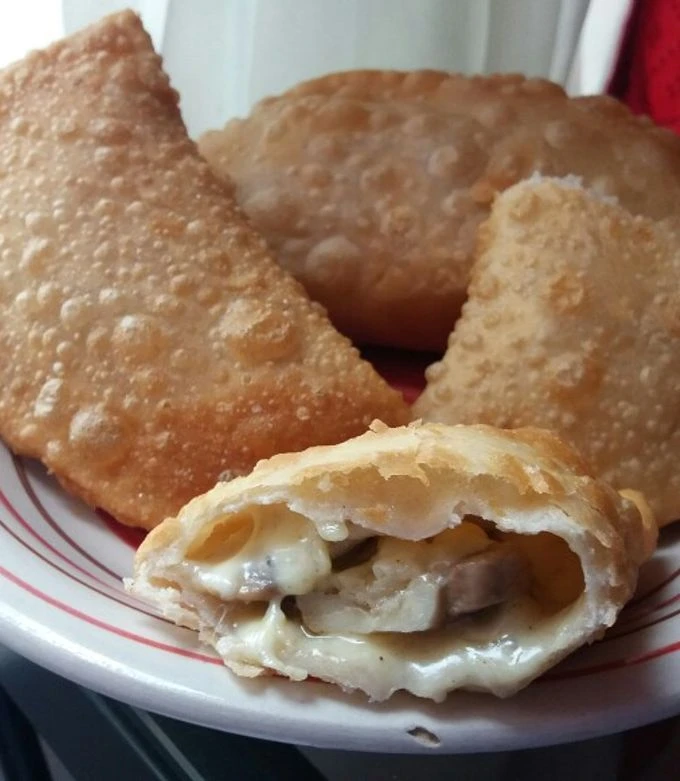 Empanada champiñon queso 