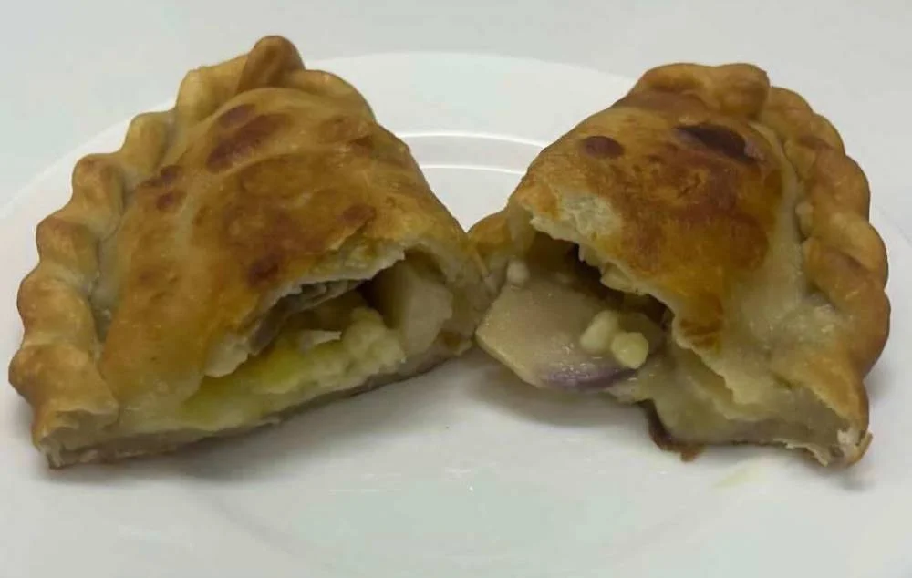 Empanada loco queso
