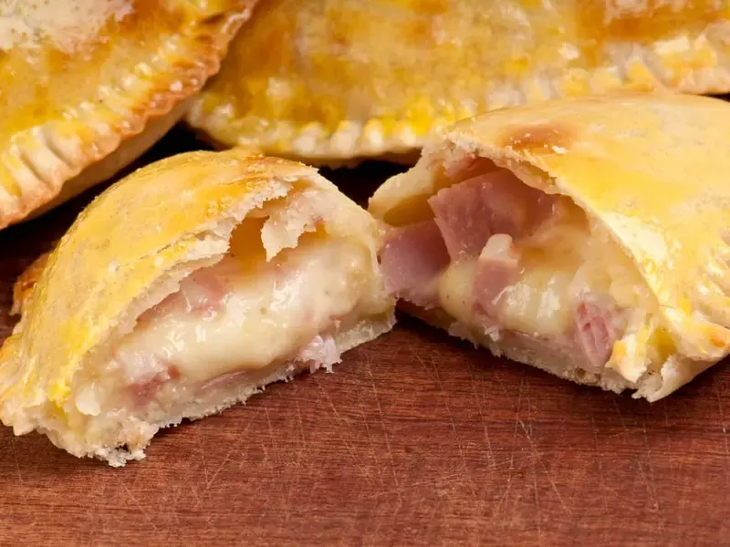 Empanada pollo queso